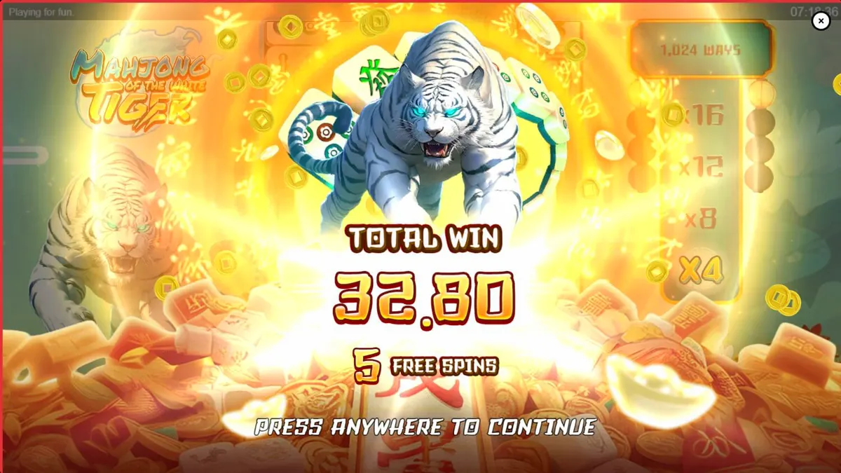Visual estetik dari slot Mahjong of the White Tiger dengan simbol naga dan ubin Mahjong.